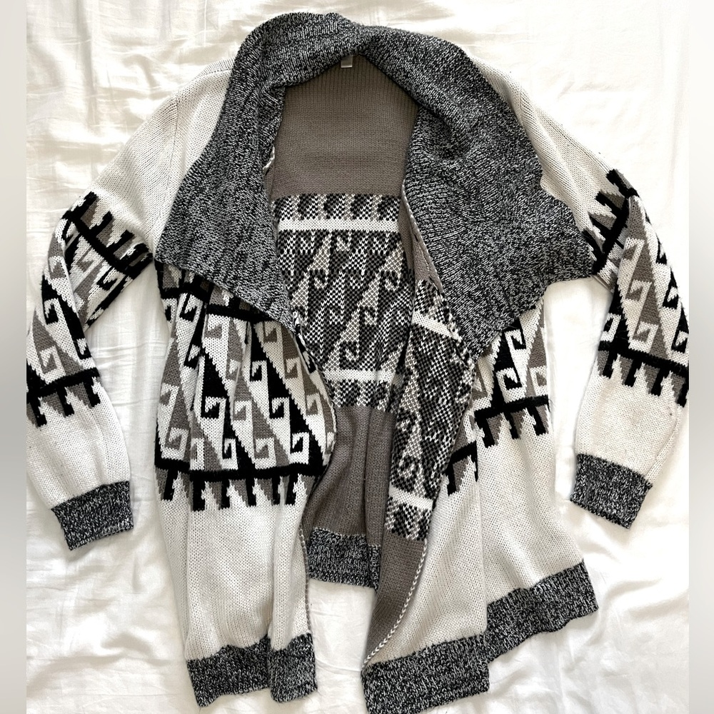 Neutral Colored Oversized Cardigan. Size Medium.